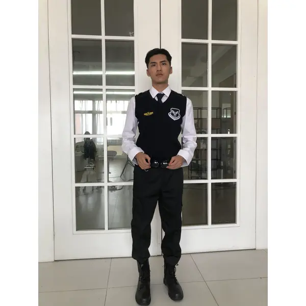 bd-mo-018 設計肩帶和肩章安全衛衣制服定制男士時尚安全衛衣制服真人試穿模特試穿模特安全衛衣工廠|制服展示圖