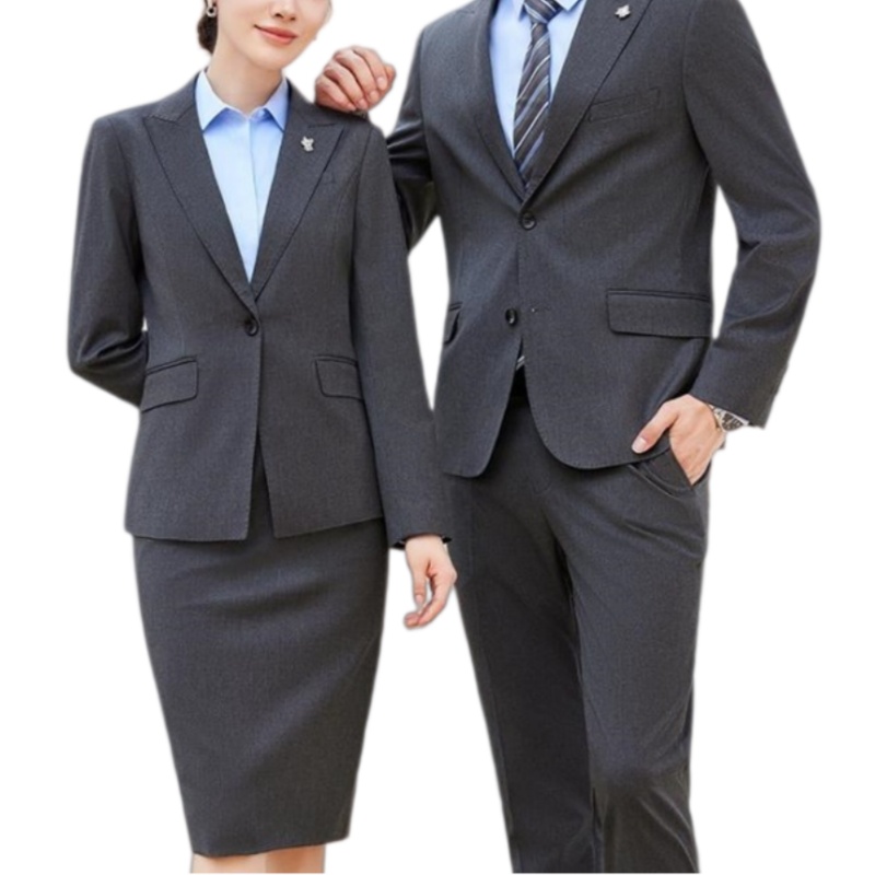 一對男女穿著深灰色商務西裝，展現專業形象。