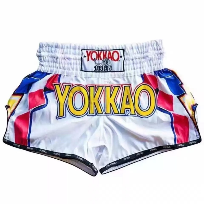 YOKKAO風格白紅藍泰拳短褲正面實拍圖