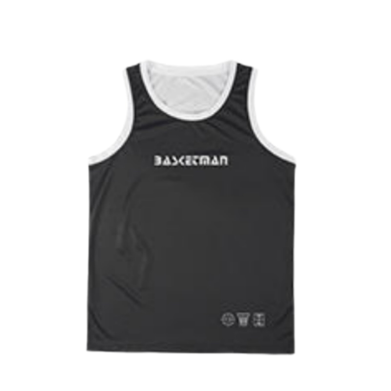 一件黑白配色，印有「BASKETMAN」字樣及多個圖標的熱昇華運動背心。
