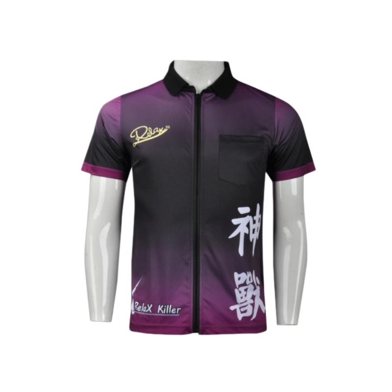 一件黑紫色漸變的熱昇華鏢隊衫，胸前有金色“Relay”字樣和白色中文字樣，左下角有“RelaX Killer”字樣。
