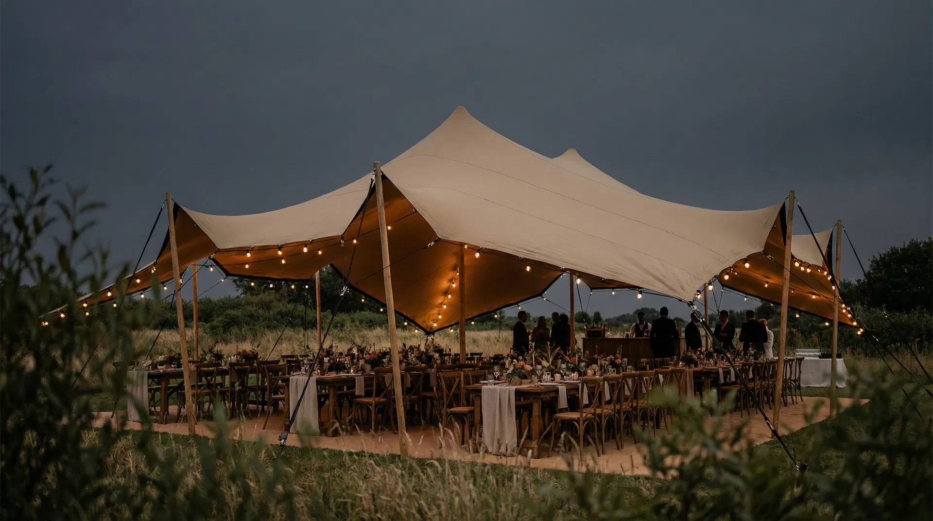 Stretchtent in een sfeervolle event setting