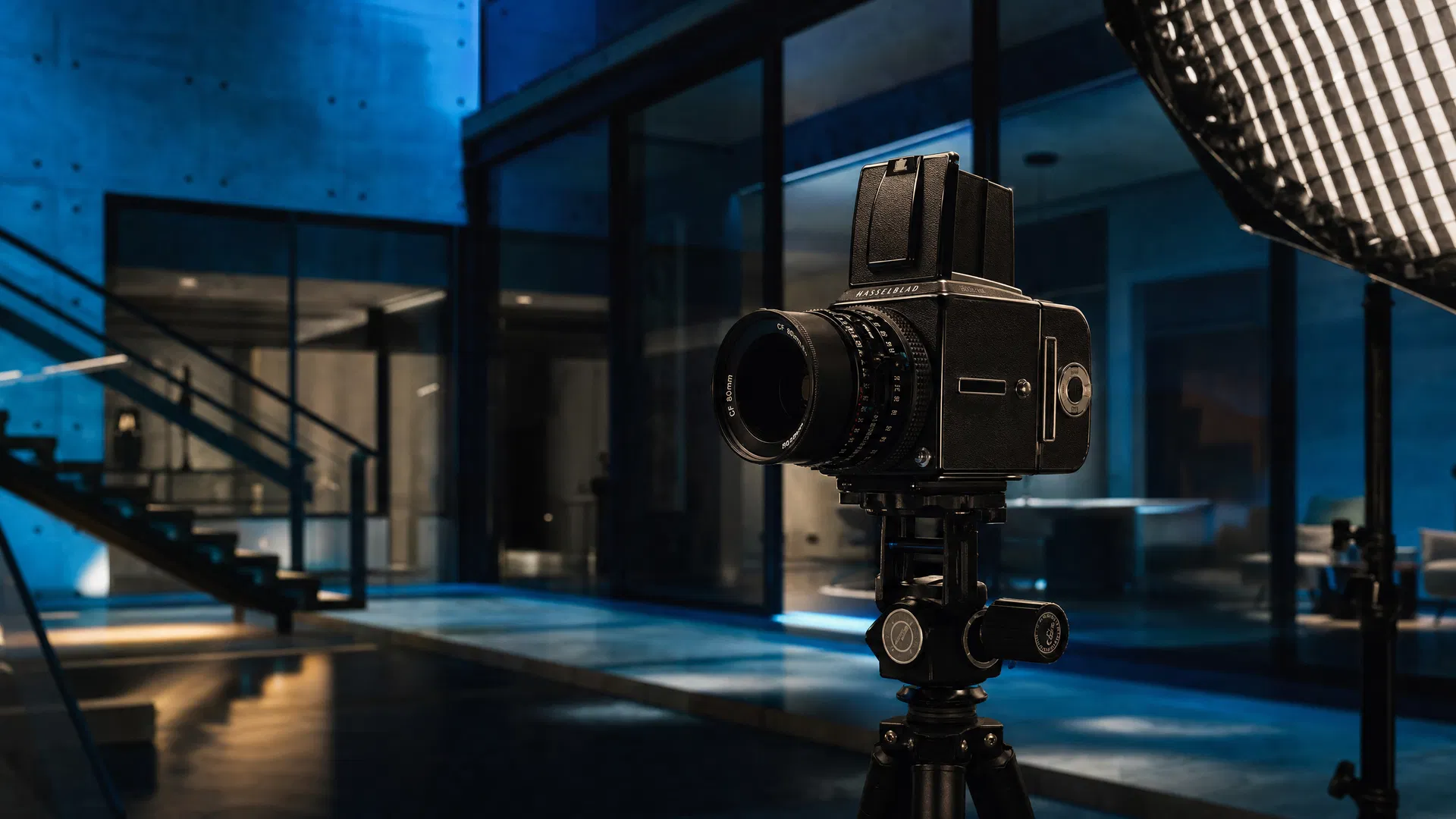 Mittelformat Fotografie – Hasselblad Kamera im Studio