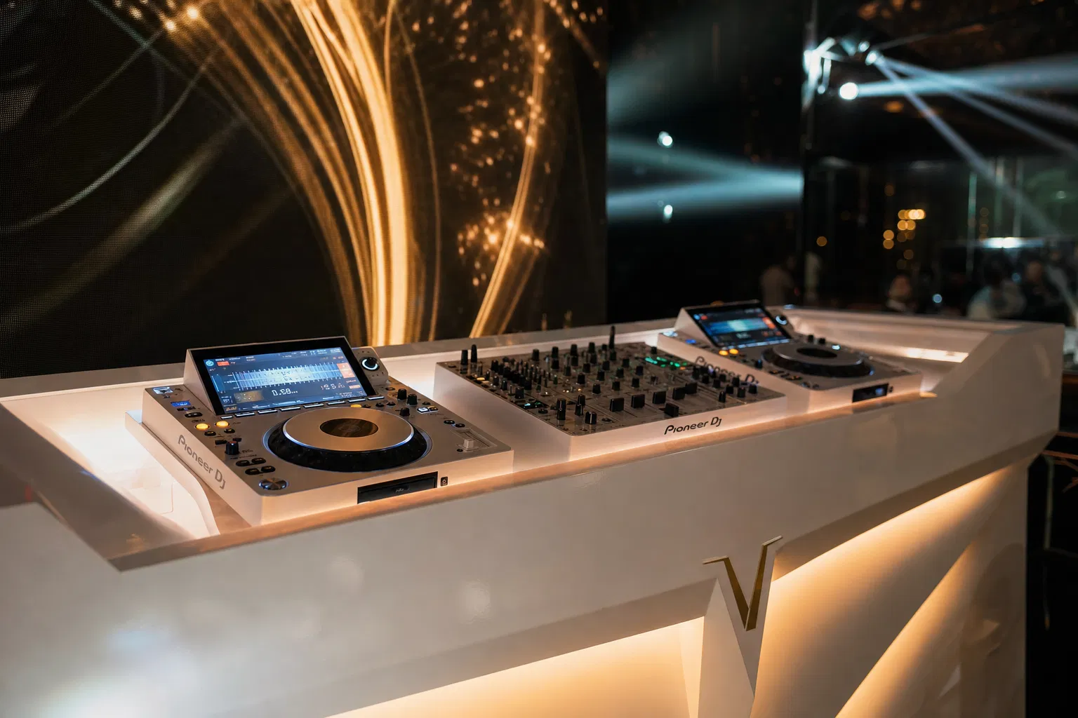 Witte hoogglans DJ booth - Active Dance Music