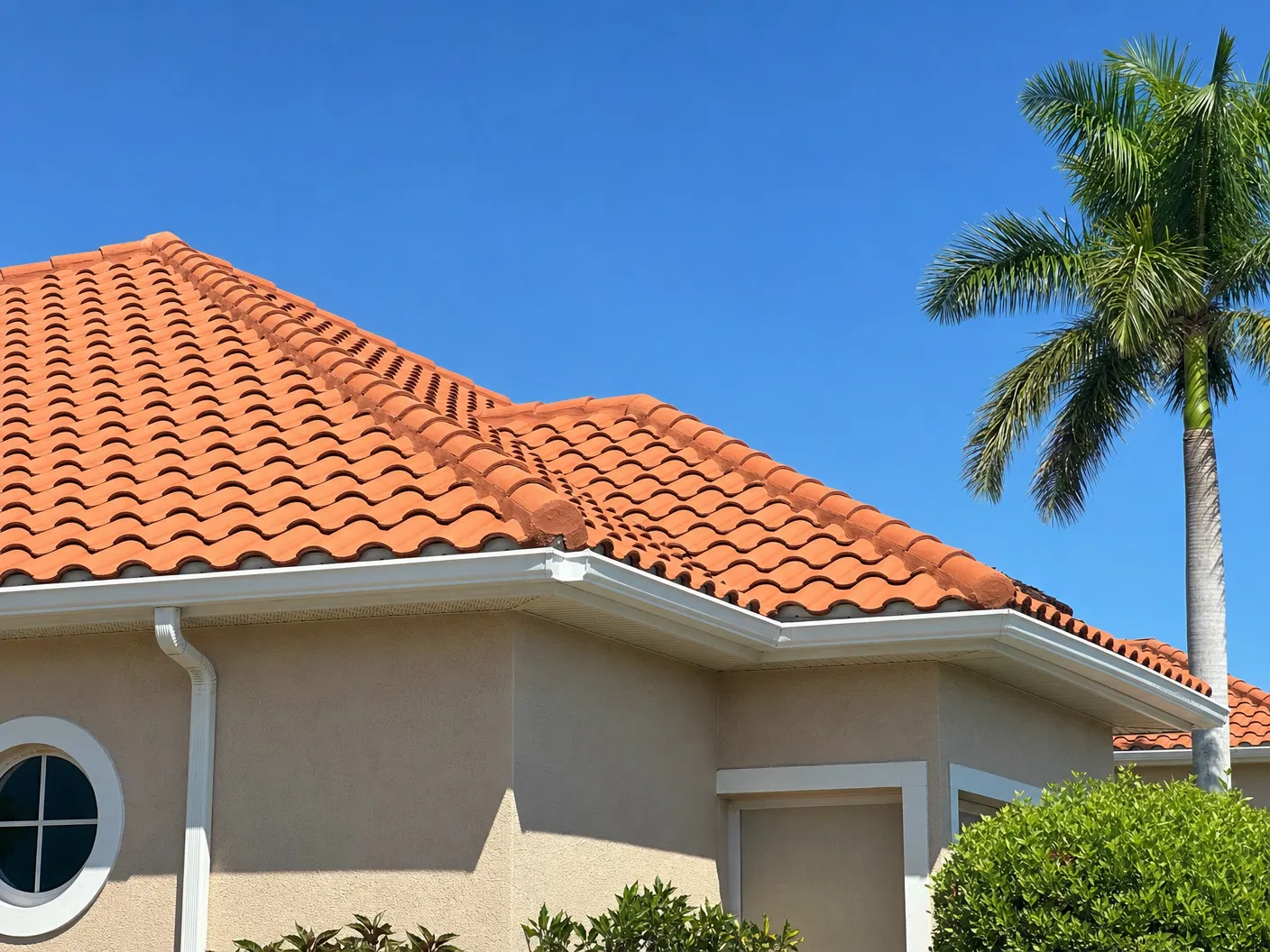 Clean Florida roof after professional soft wash by Pure Flow