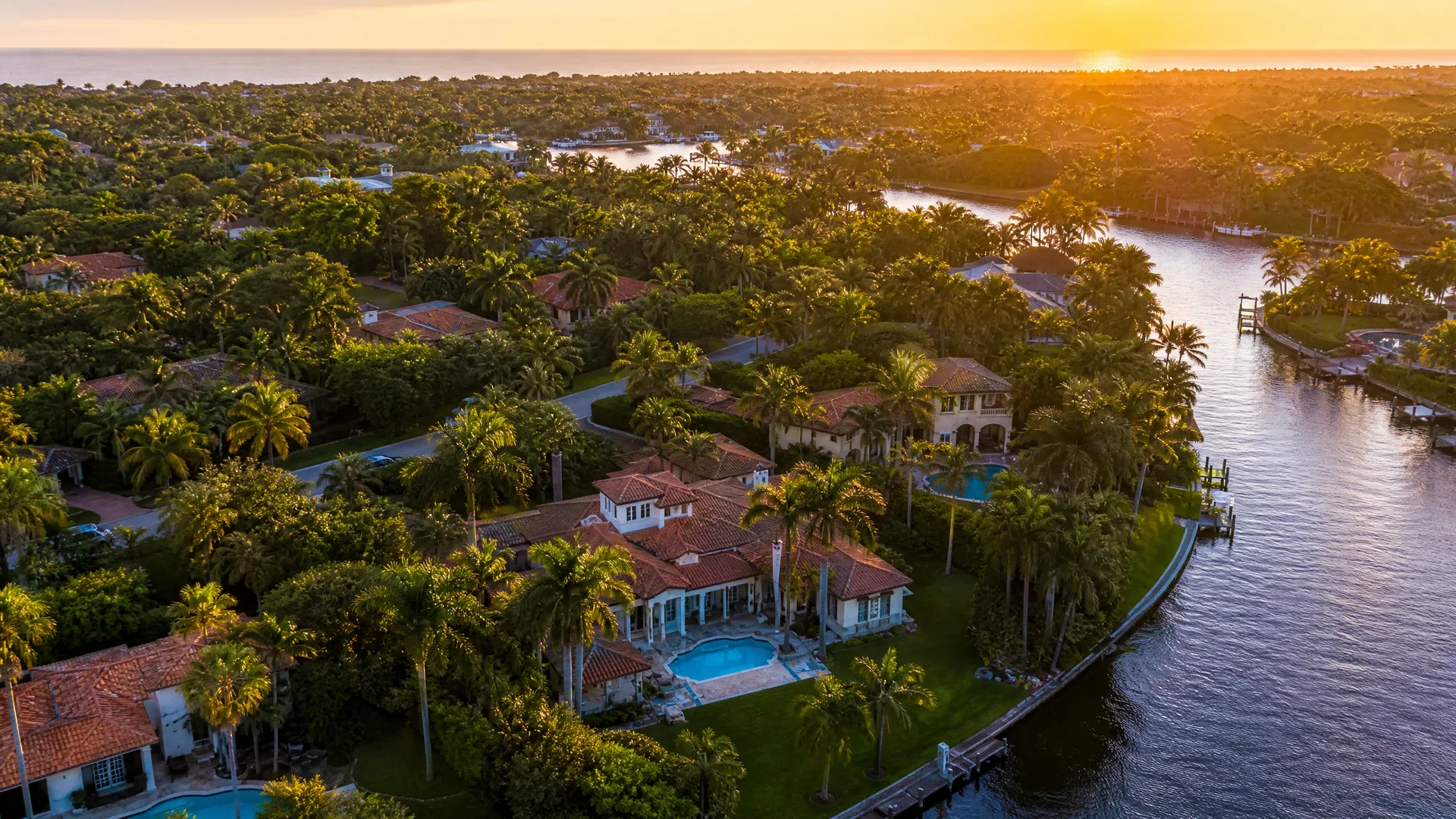 South Florida residential neighborhood served by Mozzarella Media pizza box advertising