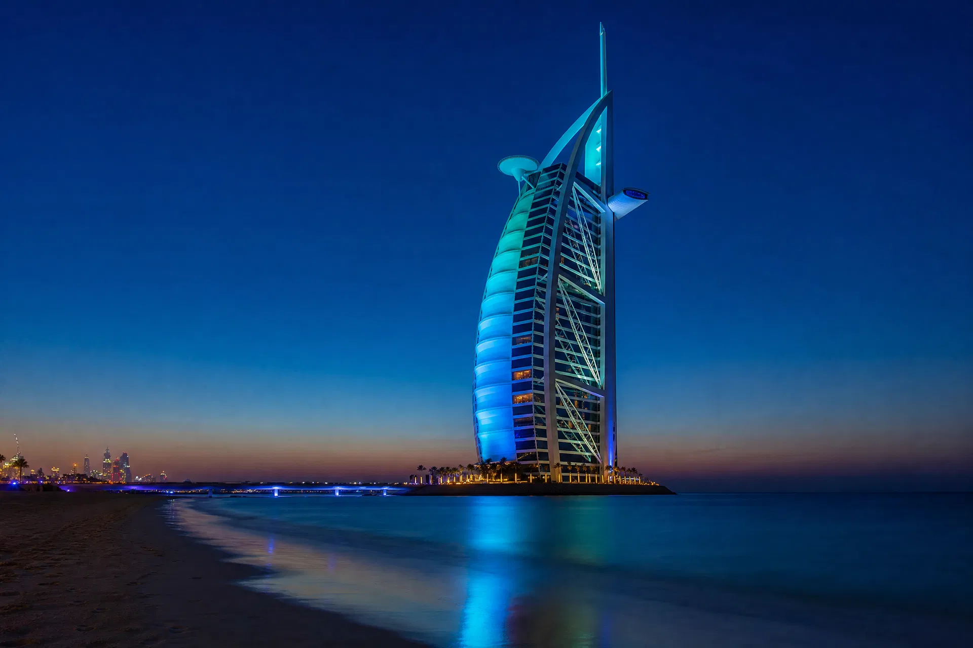 Emirates: Desert, City & Sea 15