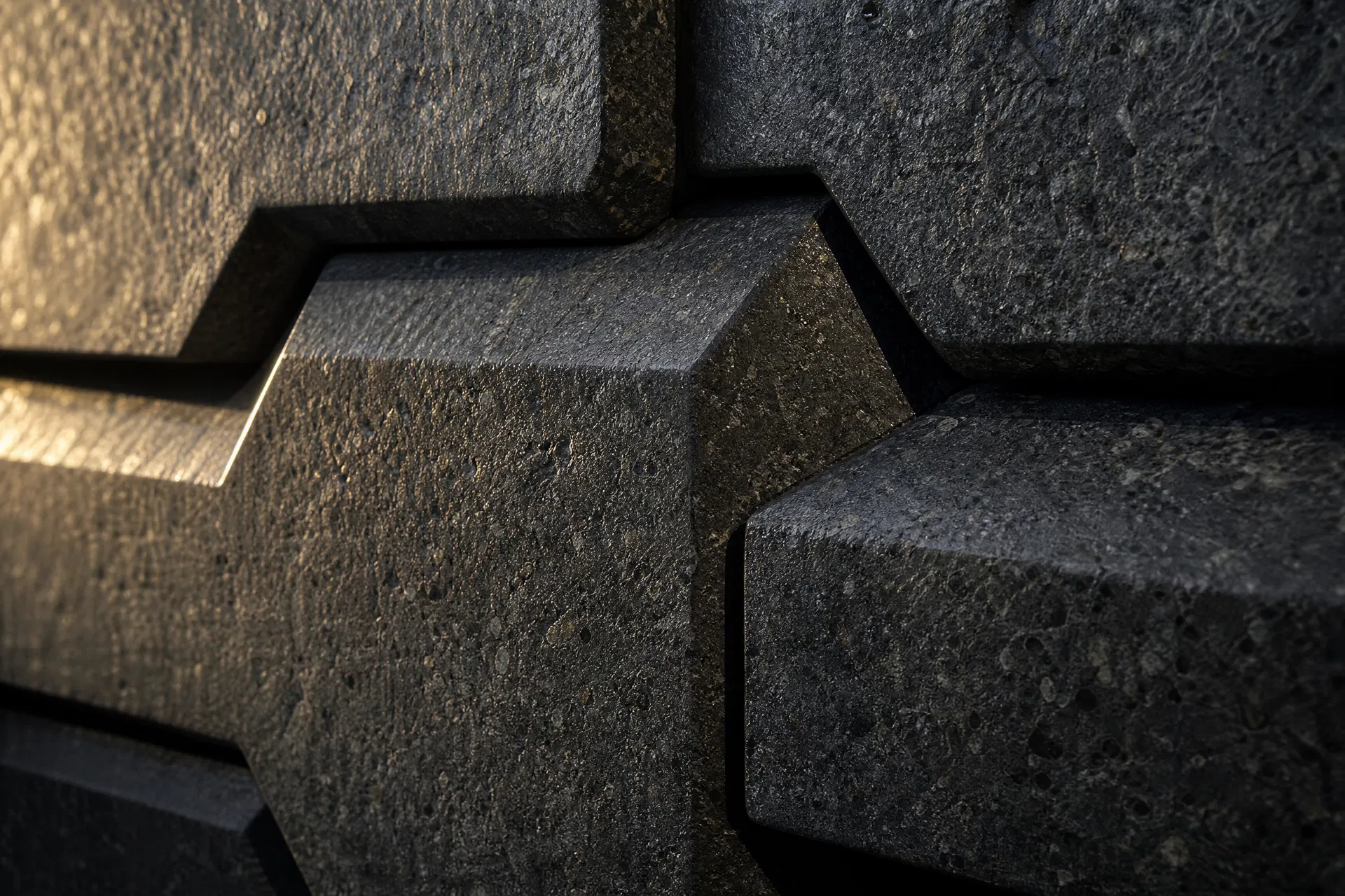 GiriBlocks double-inclined geometry close-up