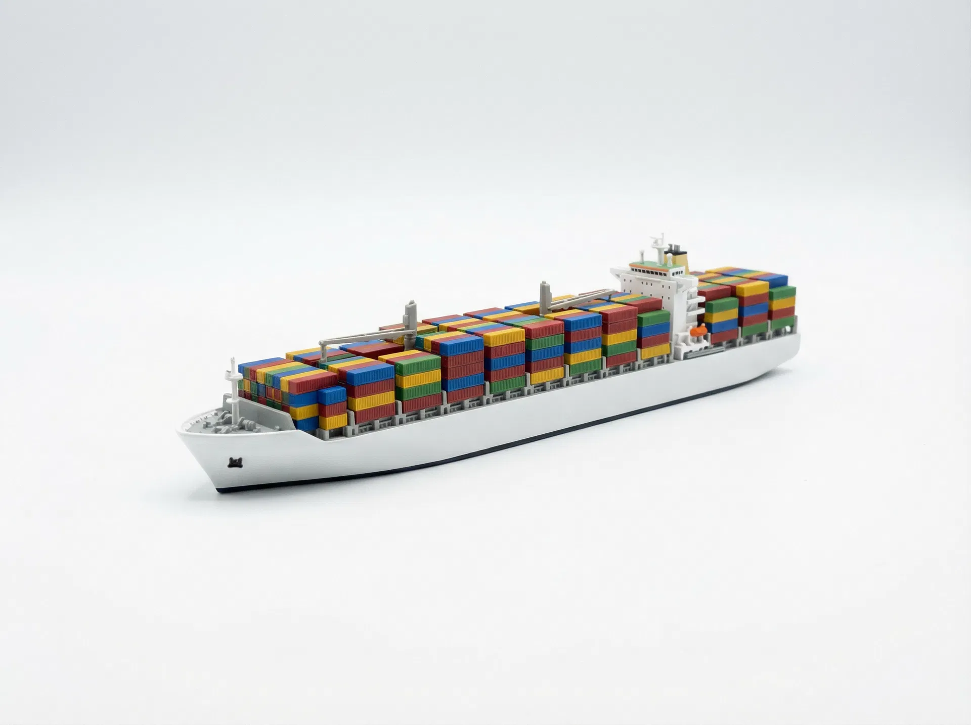 船舶メーカーが自社の大型船をミニチュア化して周年記念品に