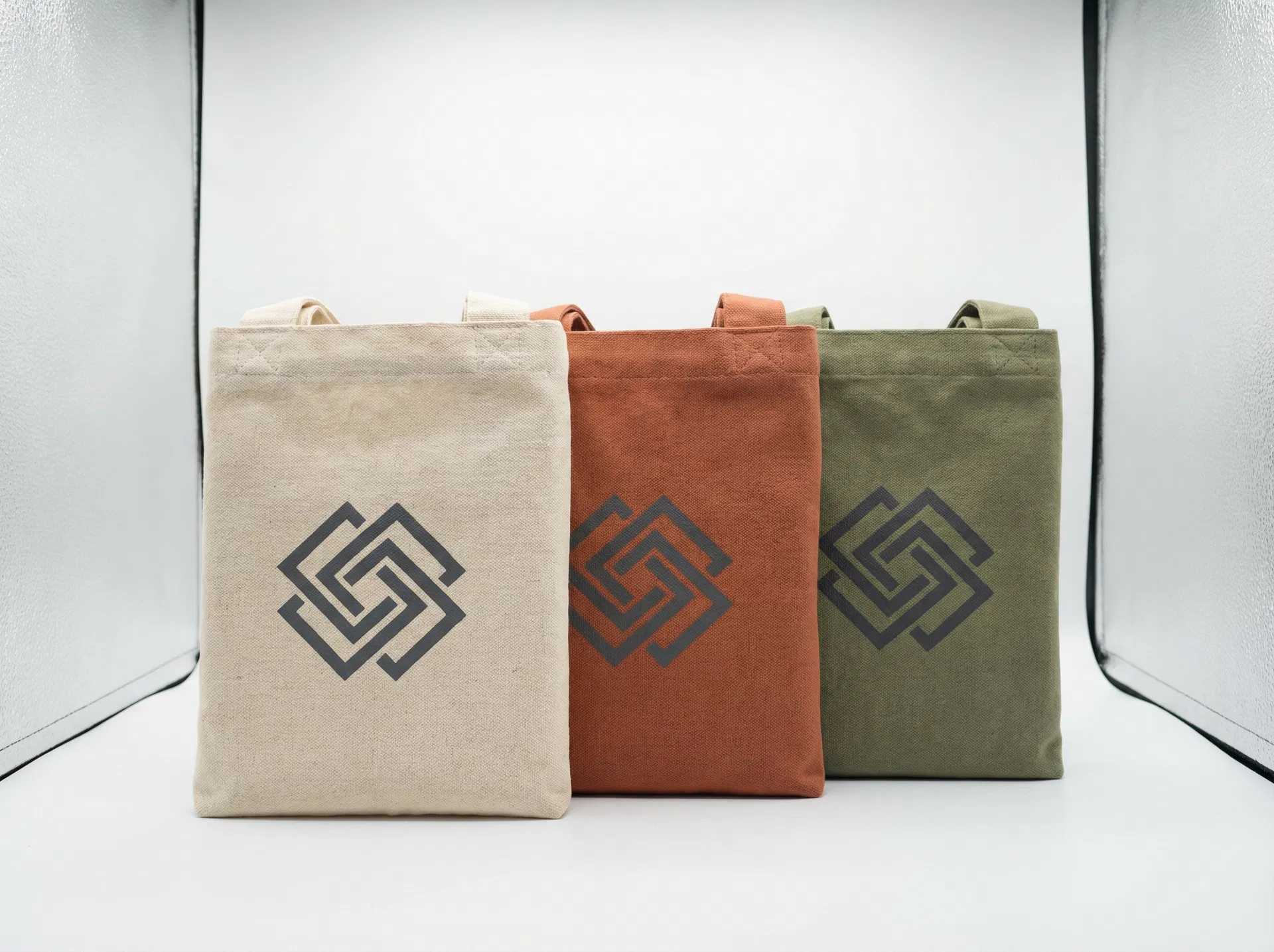 サステナブルな活動を示すエコバッグをライブグッズに