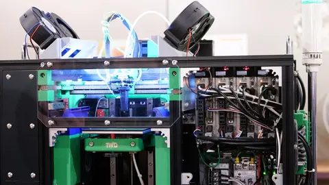 高速FFFプリンターとロケットの展示