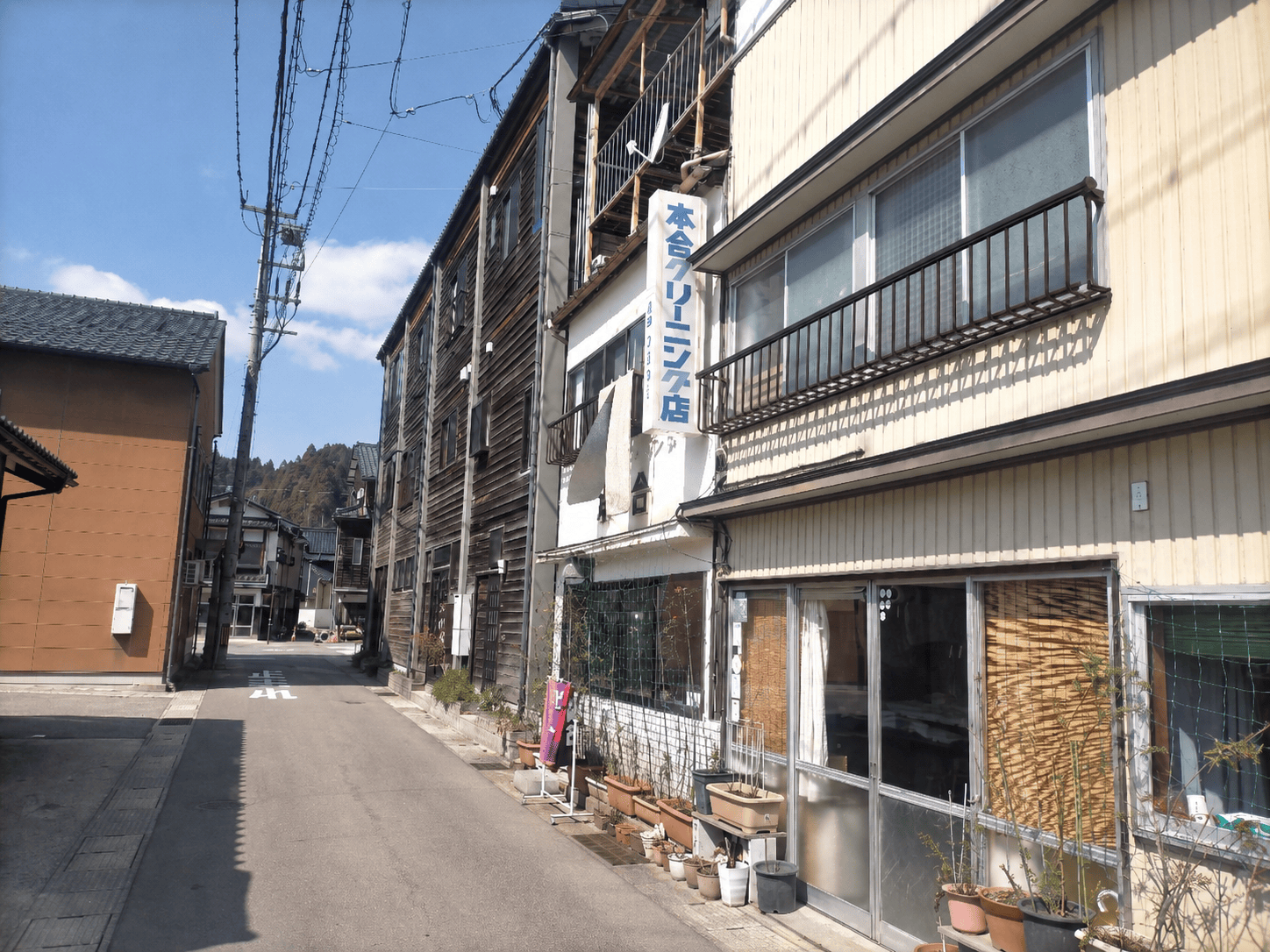 「多額の費用をかけて再開する意味はあるのか？」クリーニング店が選んだ"軟着陸"という道のイメージ画像