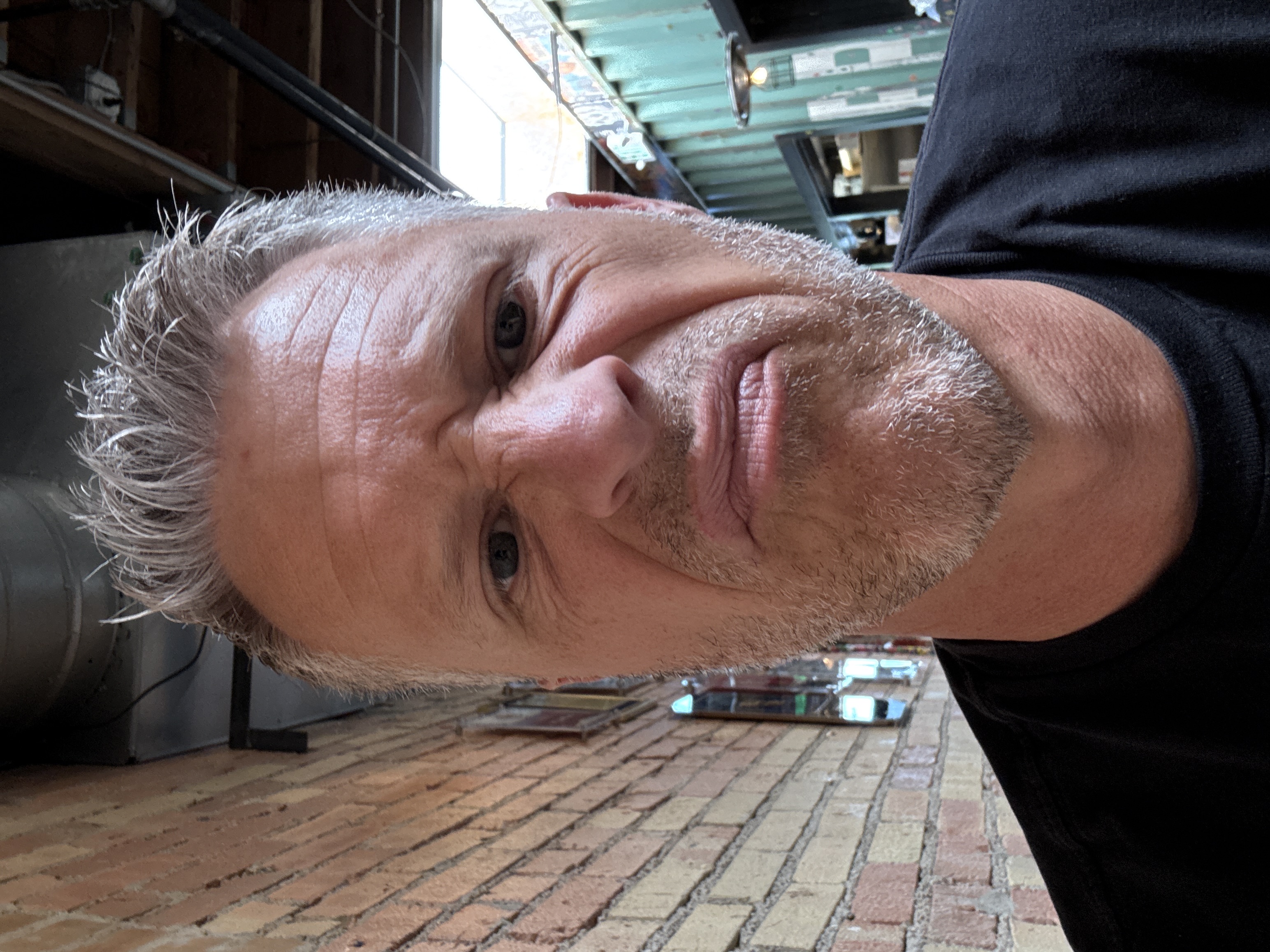 Golf ball location marker