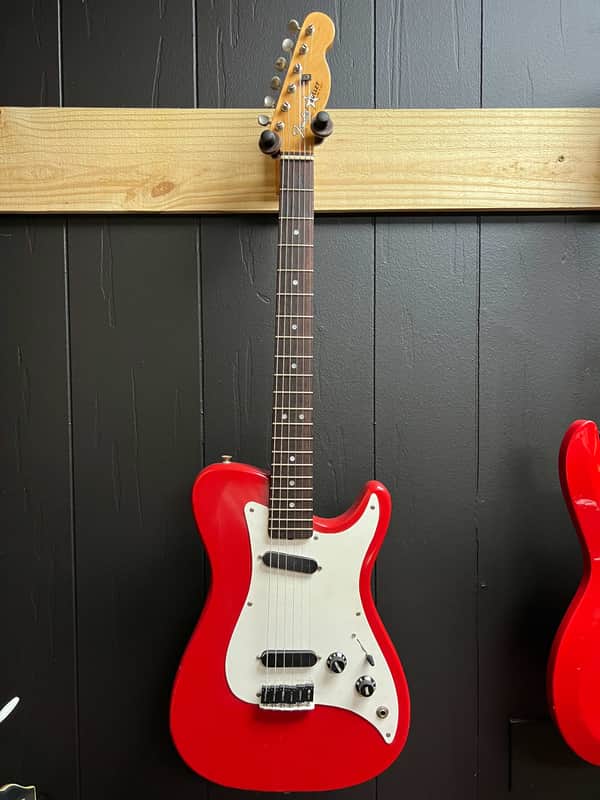 Fender Bullet 1981 - Red
