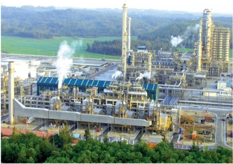 ベトナムのエネルギー安全保障危機：製油所供給5月枯渇とVingroup再エネ転換