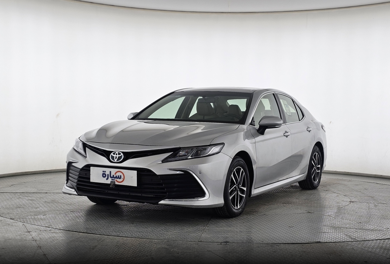 للبيع سيارة تويوتا كامري موديل 2021 بحالة ممتازة
